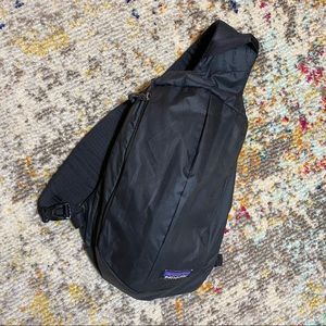 EUC Patagonia Ultralight Black Hole Sling 8L